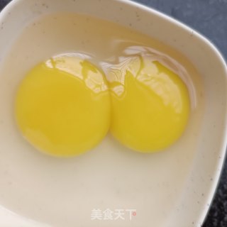 青椒番茄炒鹅蛋的做法步骤：4