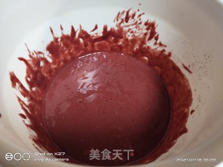 红曲蛋糕卷的做法步骤：1