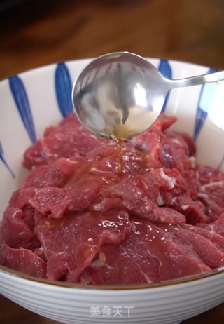 香菜拌牛肉的做法步骤：2