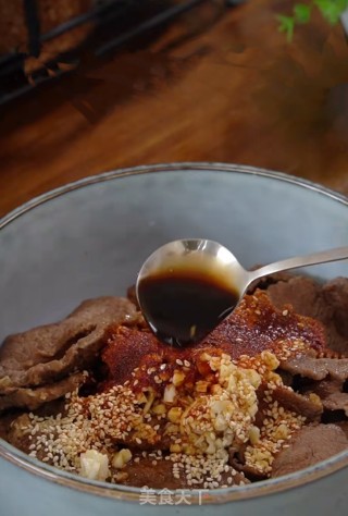 香菜拌牛肉的做法步骤：6