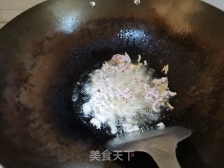韭菜花炒藕片的做法步骤：1