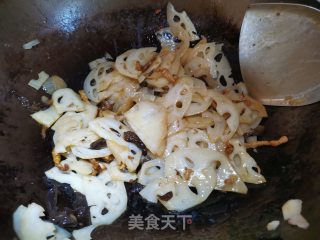 韭菜花炒藕片的做法步骤：6