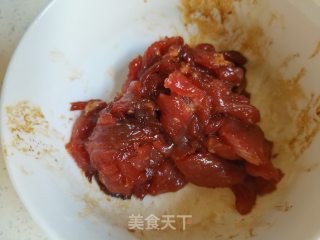 葱爆牛肉的做法步骤：1