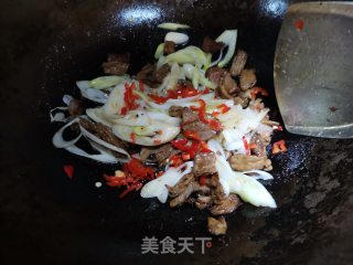 葱爆牛肉的做法步骤：7