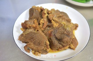 解馋过瘾的肉夹馍的做法步骤：6
