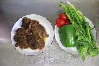 解馋过瘾的肉夹馍的做法步骤：21