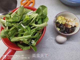 上汤小白菜的做法步骤：1