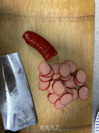 蒜香红肠荷兰豆的做法步骤：2