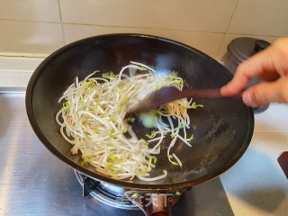 醋溜豆芽菜的做法步骤：5