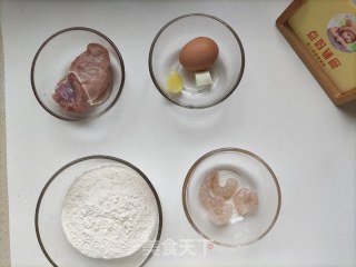 适合宝宝吃的鲜肉虾仁小馄饨，调馅、做皮、包制、保存的做法步骤：1