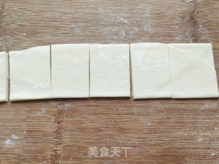 适合宝宝吃的鲜肉虾仁小馄饨，调馅、做皮、包制、保存的做法步骤：10