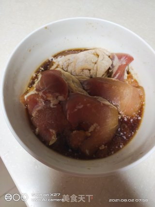红烧鸡肉的做法步骤：1