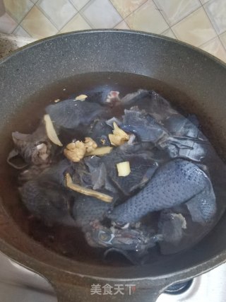 乌鸡板栗汤的做法步骤：5