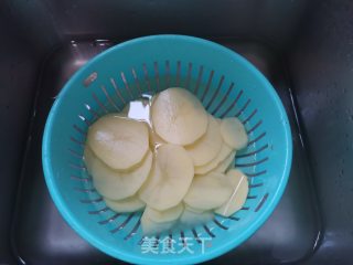凉拌土豆片的做法步骤：1