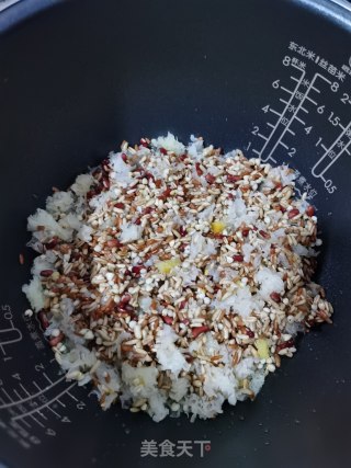 减脂餐——时蔬杂粮饭的做法步骤：1