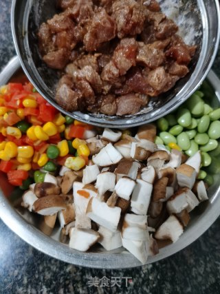 减脂餐——时蔬杂粮饭的做法步骤：2
