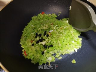 豆豉辣椒炒苋菜梗的做法步骤：3