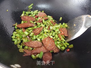 豇豆炒腊肠的做法步骤：4