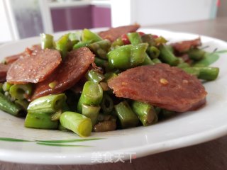 豇豆炒腊肠的做法步骤：6