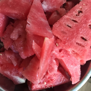 冰爽西瓜汁的做法步骤：2