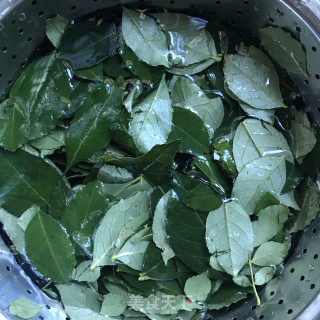 时令花椒叶煎饼的做法步骤：2