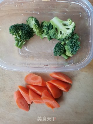 黑椒牛肉粒的做法步骤：1