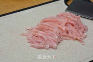 肉丝炒辣椒的做法步骤：3