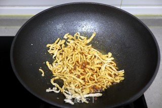 肉丝炒辣椒的做法步骤：6