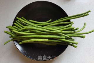 豆角鸡蛋素馅饺子的做法步骤：1