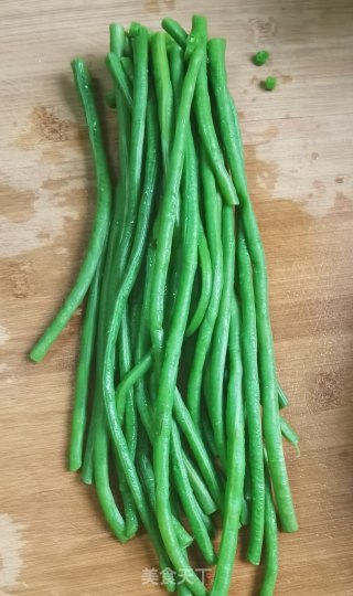 豆角鸡蛋素馅饺子的做法步骤：6