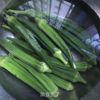 青芥辣酱蘸秋葵的做法步骤：4