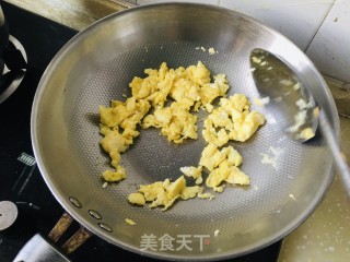 鸡蛋西红柿手擀面的做法步骤：2