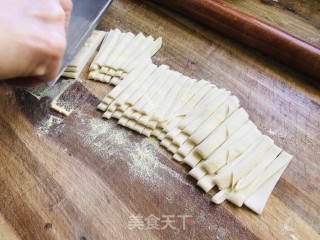 鸡蛋西红柿手擀面的做法步骤：10