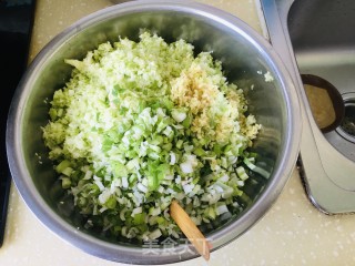 大肉西葫芦水饺的做法步骤：6