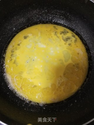 韭菜炒鸡蛋的做法步骤：2