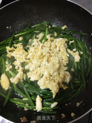 韭菜炒鸡蛋的做法步骤：4