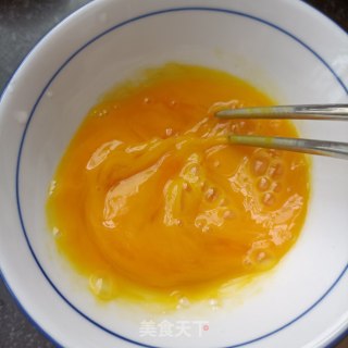 “鸡蛋”蛋皮拌绿豆芽的做法步骤：6