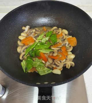 小炒口蘑的做法步骤：10