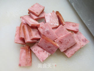 烤火腿炒三椒的做法步骤：4