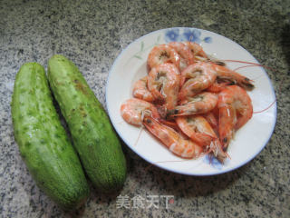 虾肉拌黄瓜的做法步骤：1