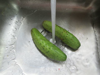 虾肉拌黄瓜的做法步骤：3