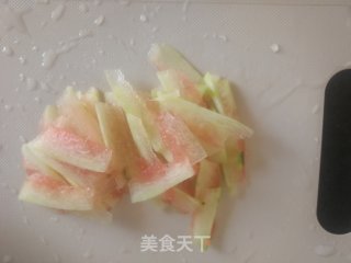 西瓜皮炒鸡蛋的做法步骤：4