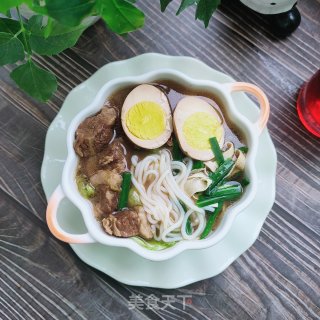 牛肉米线的做法步骤：8
