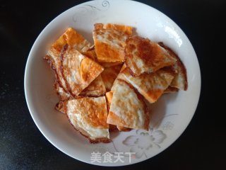 青红椒炒荷包蛋的做法步骤：3