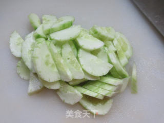 黄瓜拌小素鸡的做法步骤：4