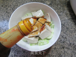 黄瓜拌小素鸡的做法步骤：7