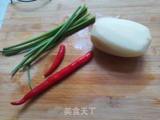 韭菜花炒藕丝的做法步骤：1