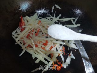 韭菜花炒藕丝的做法步骤：6