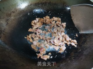香菜炒牛肉的做法步骤：2