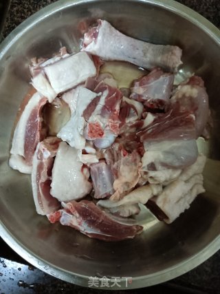 酱油焗鹅肉的做法步骤：1